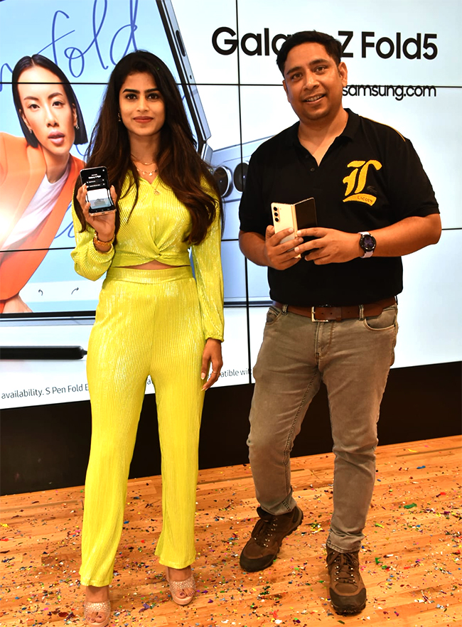 Actress Srilekha Photos in new launching Samsung Galaxy smartphones - Sakshi6