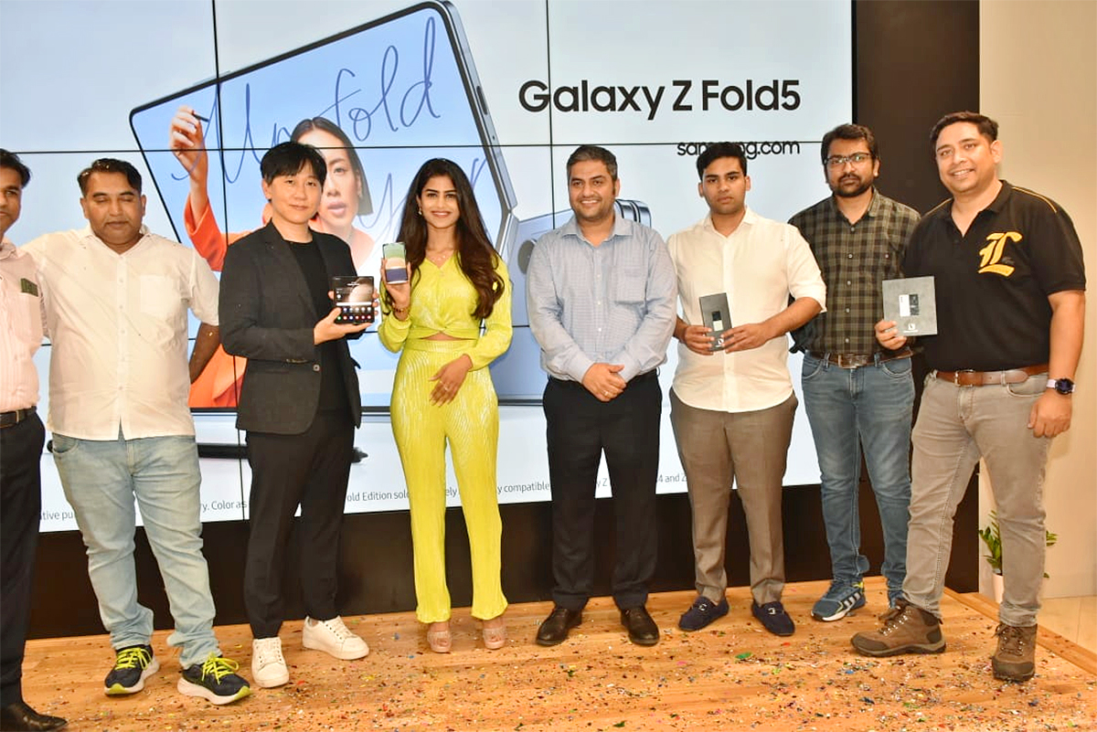 Actress Srilekha Photos in new launching Samsung Galaxy smartphones - Sakshi7