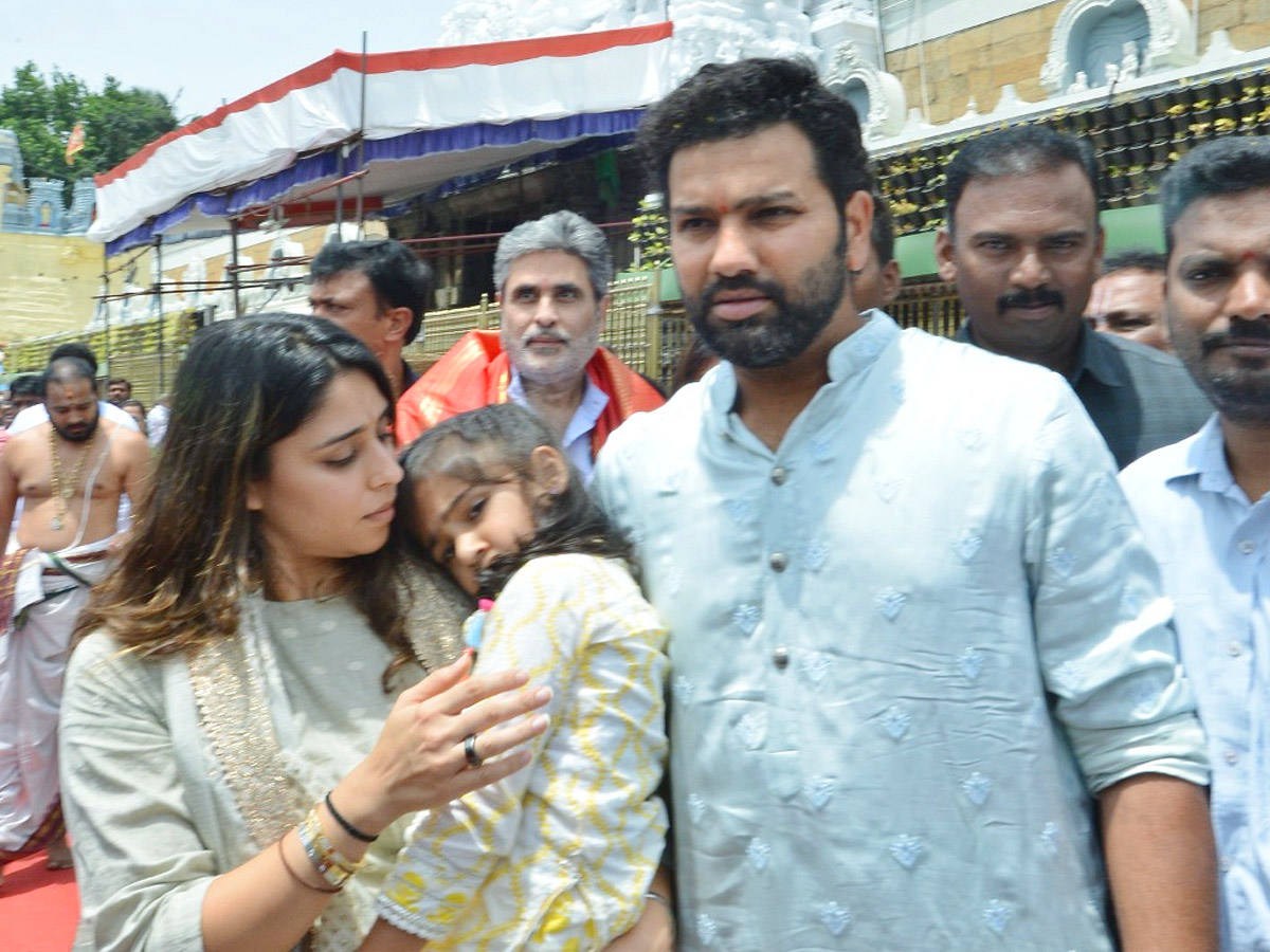 Indian Cricketer Rohit Sharma Visits Tirumala Temple Photos - Sakshi11