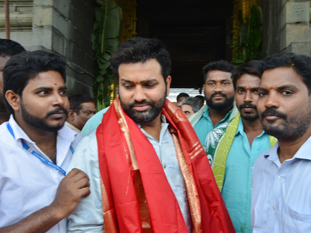 Indian Cricketer Rohit Sharma Visits Tirumala Temple Photos - Sakshi13