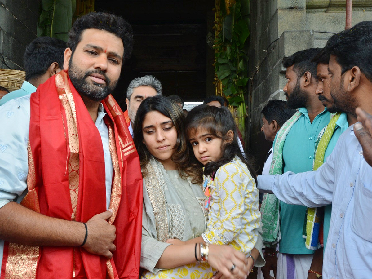 Indian Cricketer Rohit Sharma Visits Tirumala Temple Photos - Sakshi3