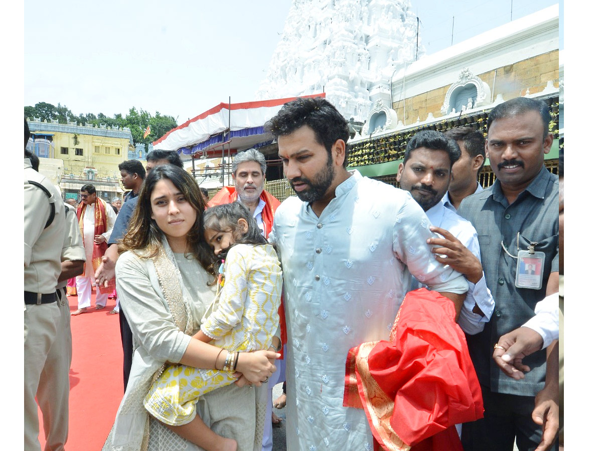 Indian Cricketer Rohit Sharma Visits Tirumala Temple Photos - Sakshi7