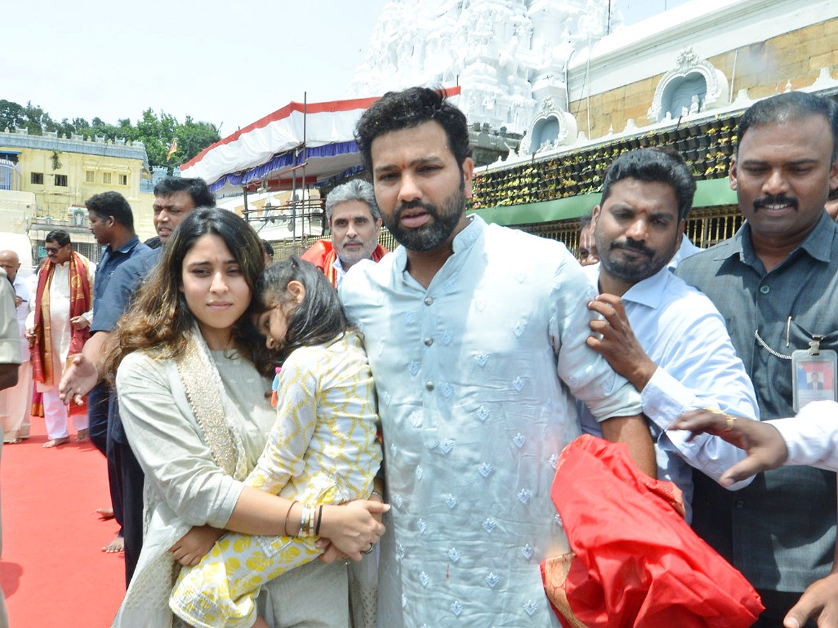 Indian Cricketer Rohit Sharma Visits Tirumala Temple Photos - Sakshi8