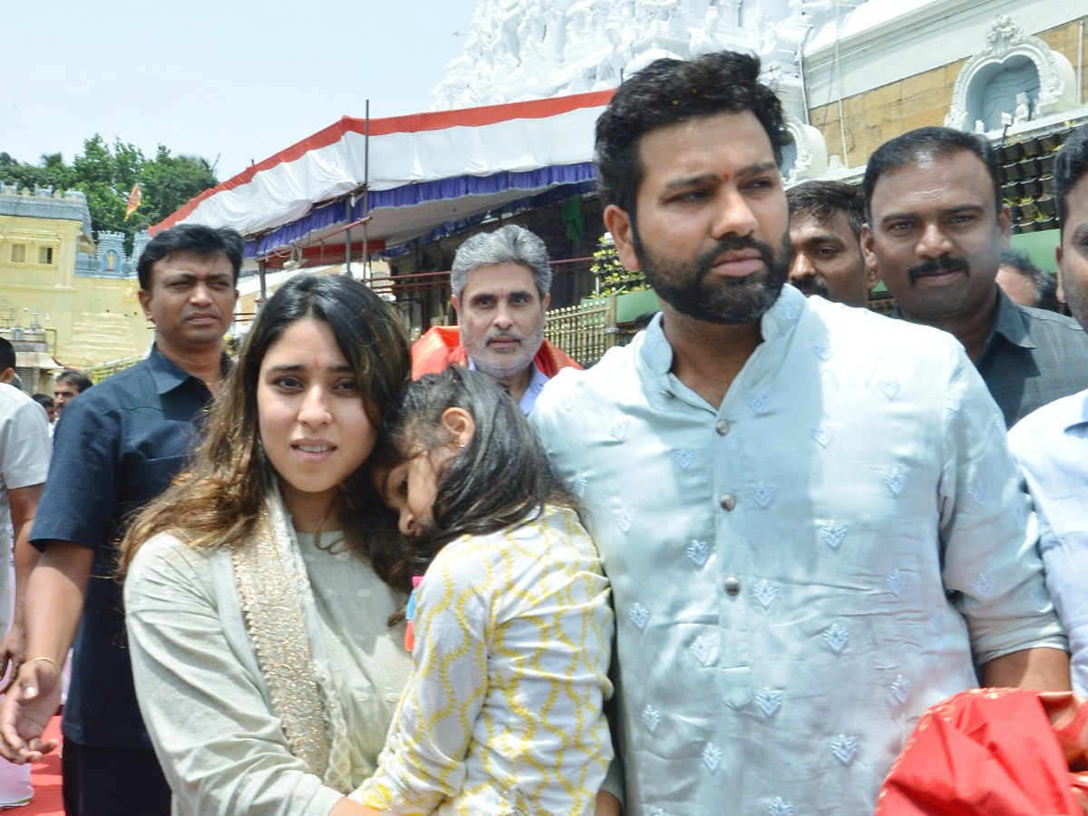 Indian Cricketer Rohit Sharma Visits Tirumala Temple Photos - Sakshi9