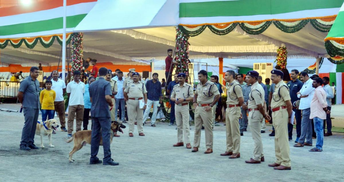 Independence Day 2023 Arrangements at Indira Gandhi Municipal Stadium Photos - Sakshi1