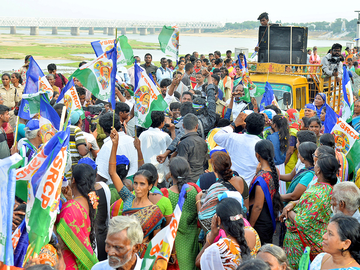 vyuham movie shooting at vijayawada prakasam barrage Stills Viral - Sakshi8