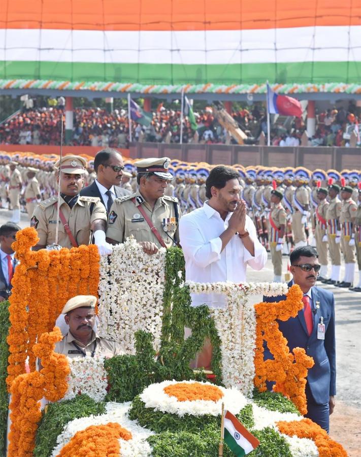 independence daycm jagan hoists national flag indira gandhi municipal Photos - Sakshi13