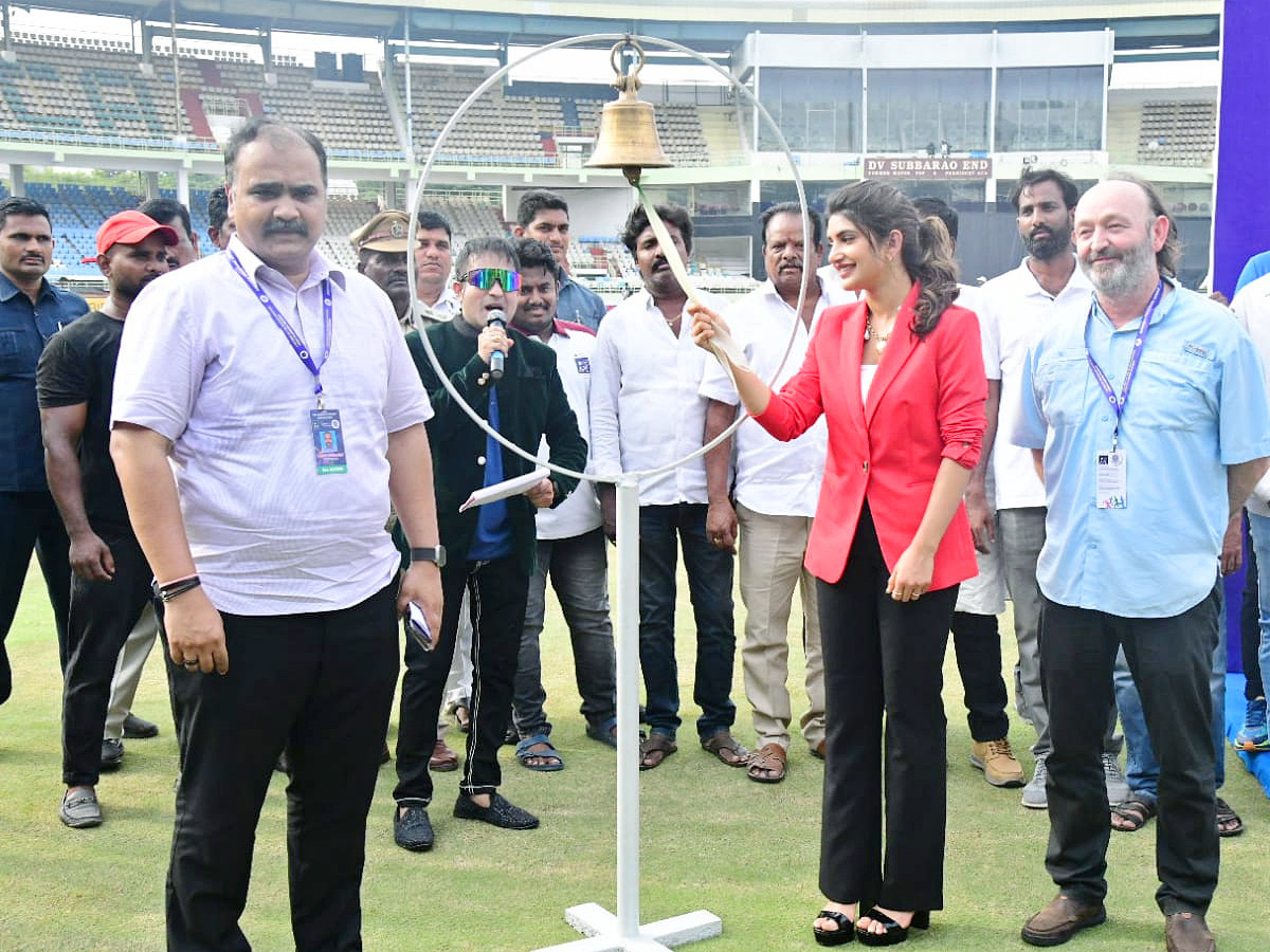 Andhra Premier League begin in Visakhapatnam Photos - Sakshi14