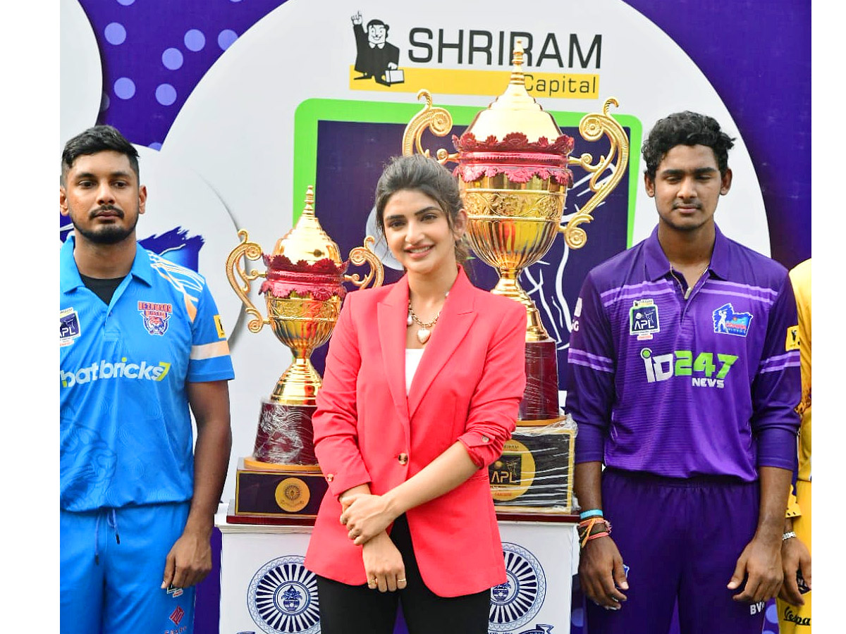 Andhra Premier League begin in Visakhapatnam Photos - Sakshi4