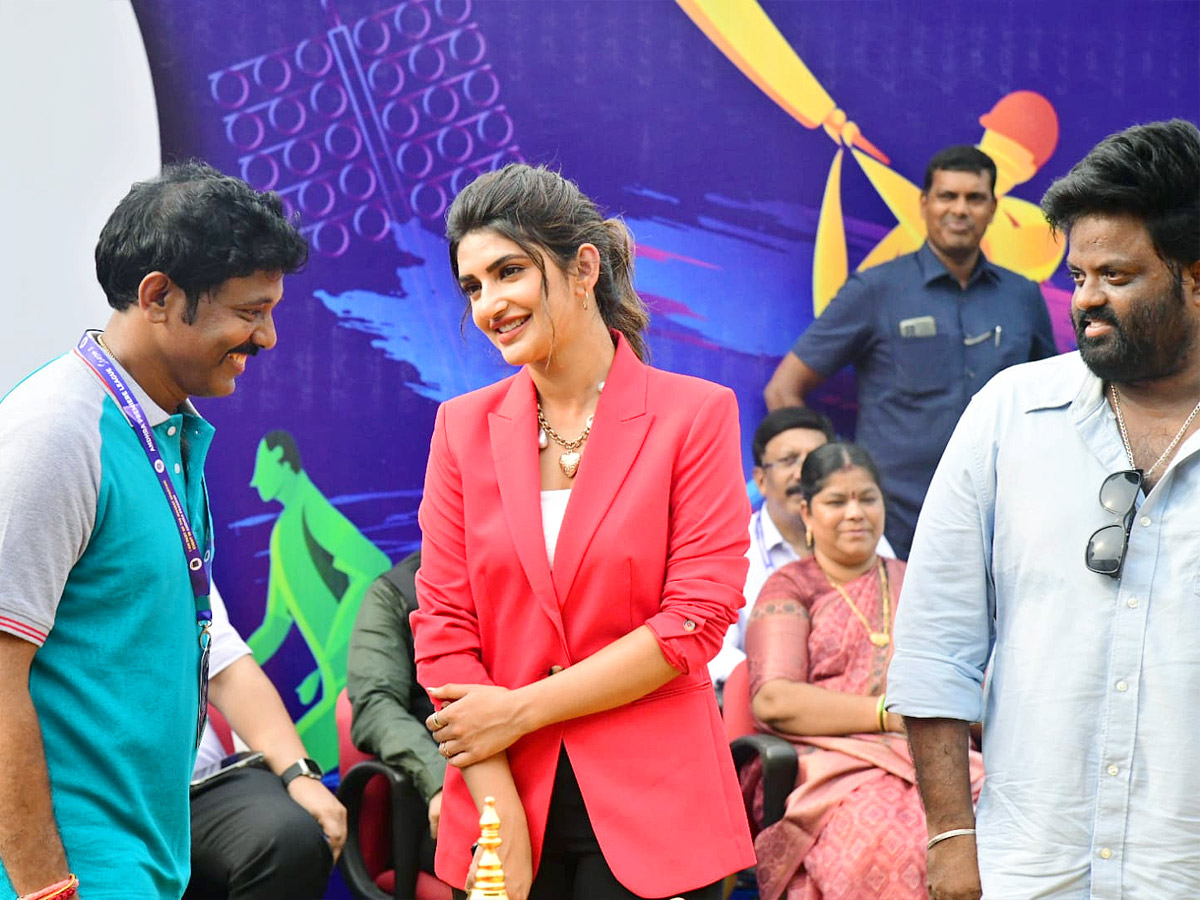 Andhra Premier League begin in Visakhapatnam Photos - Sakshi5