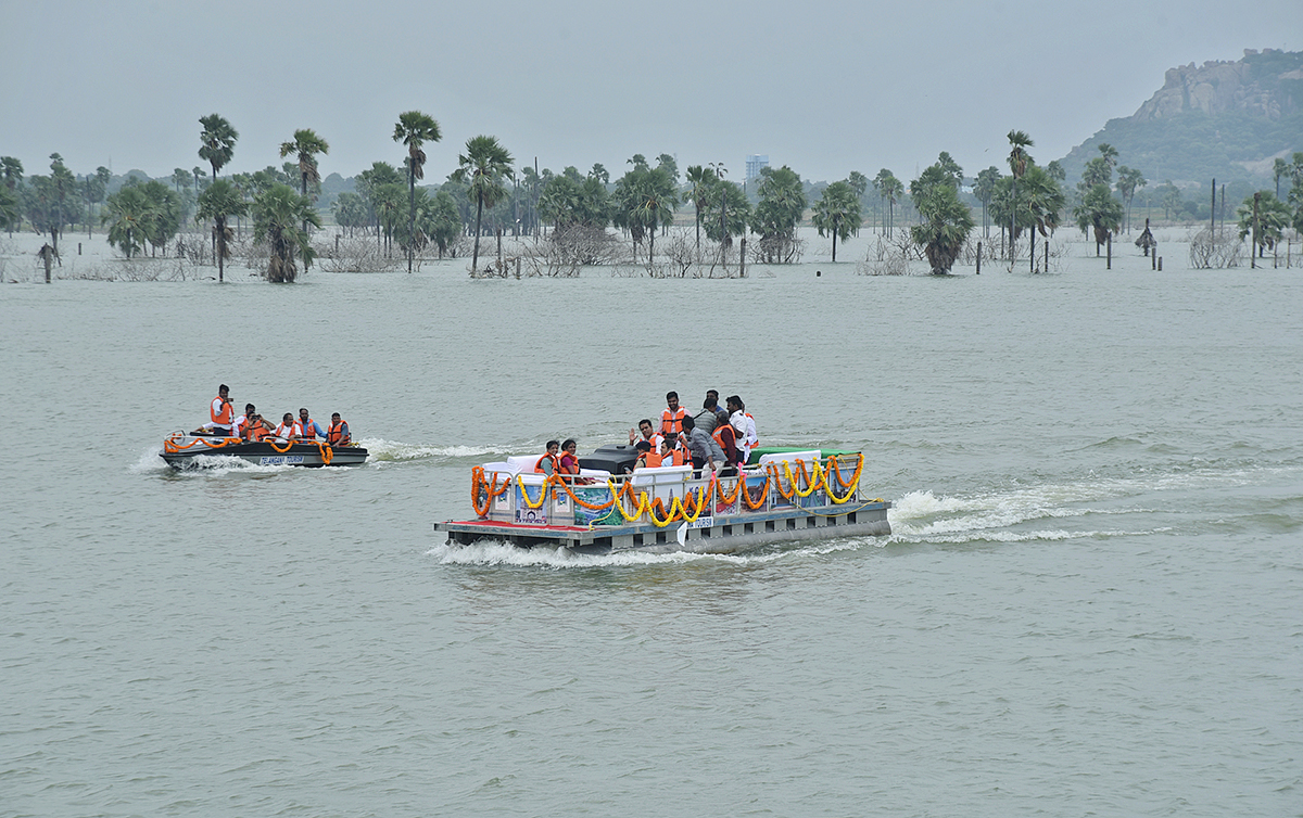 KTR Drives a Boat Launches New Boating Service in Rajanna Sircilla - Sakshi10