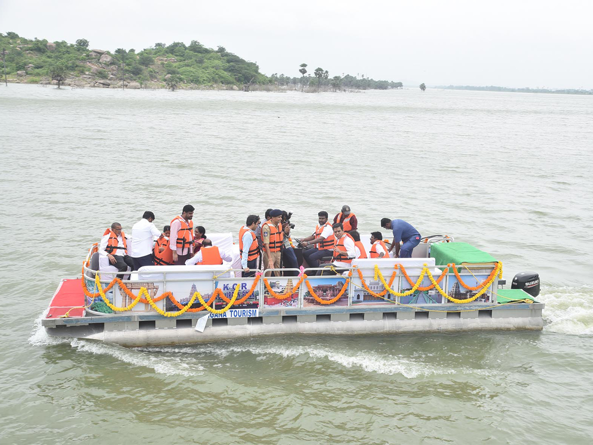 KTR Drives a Boat Launches New Boating Service in Rajanna Sircilla - Sakshi12