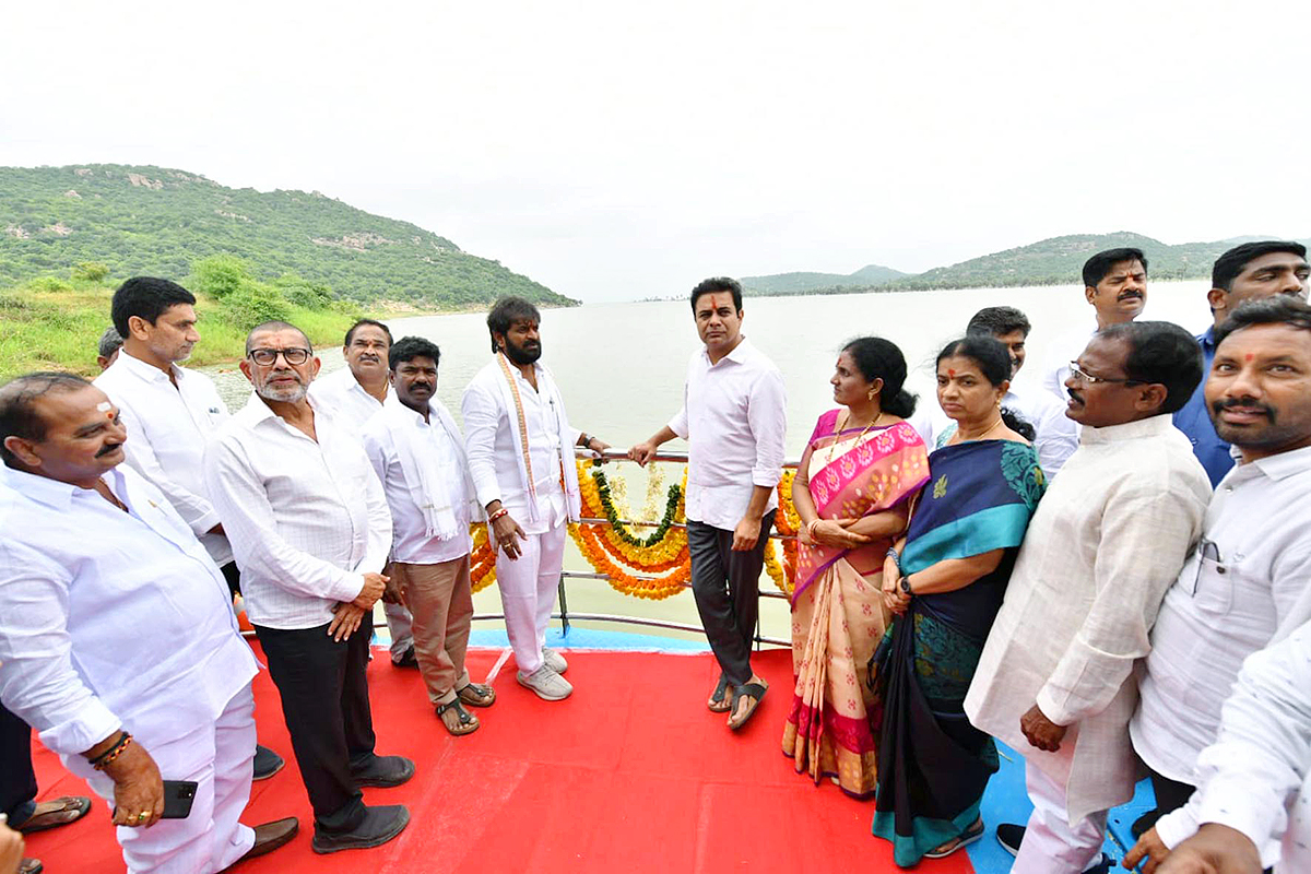 KTR Drives a Boat Launches New Boating Service in Rajanna Sircilla - Sakshi13