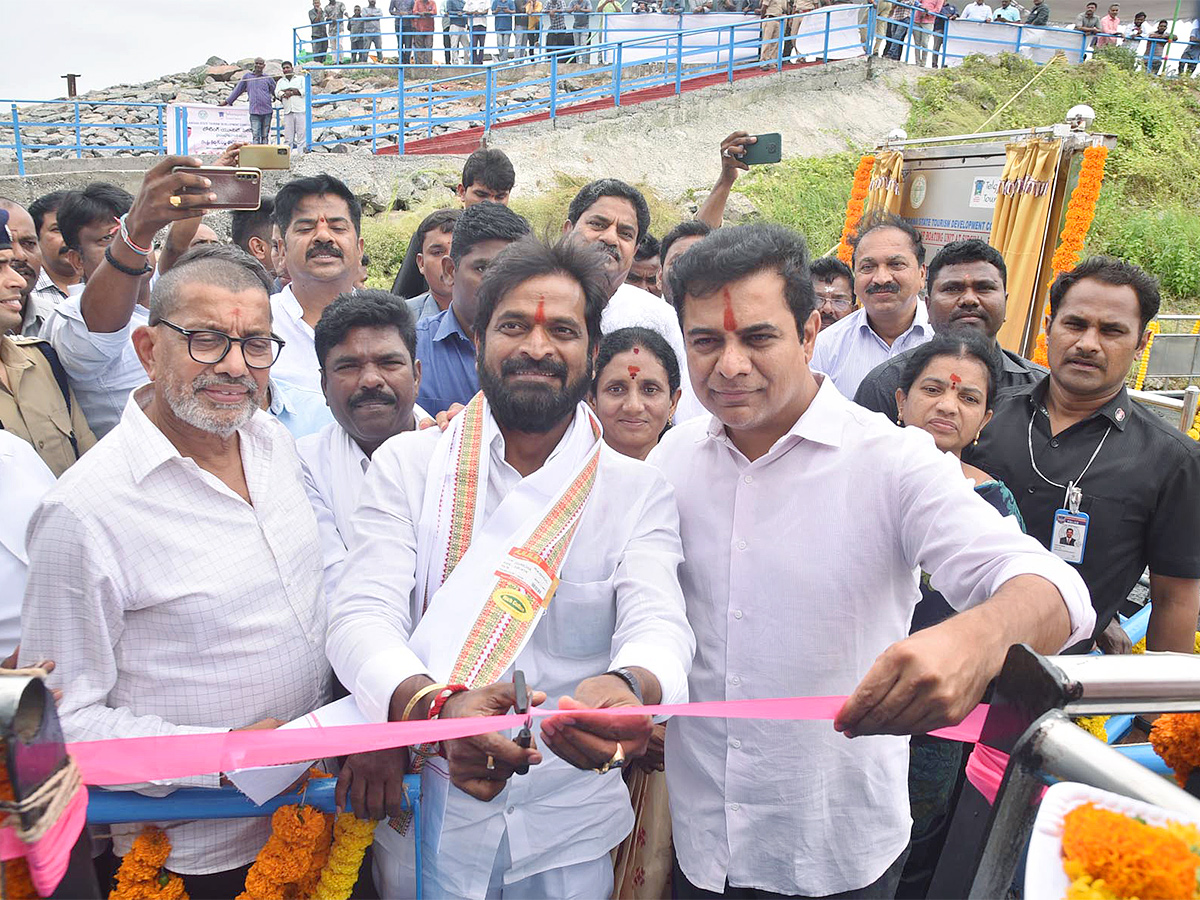 KTR Drives a Boat Launches New Boating Service in Rajanna Sircilla - Sakshi16