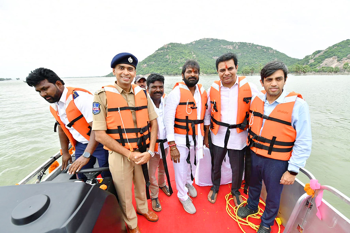 KTR Drives a Boat Launches New Boating Service in Rajanna Sircilla - Sakshi5