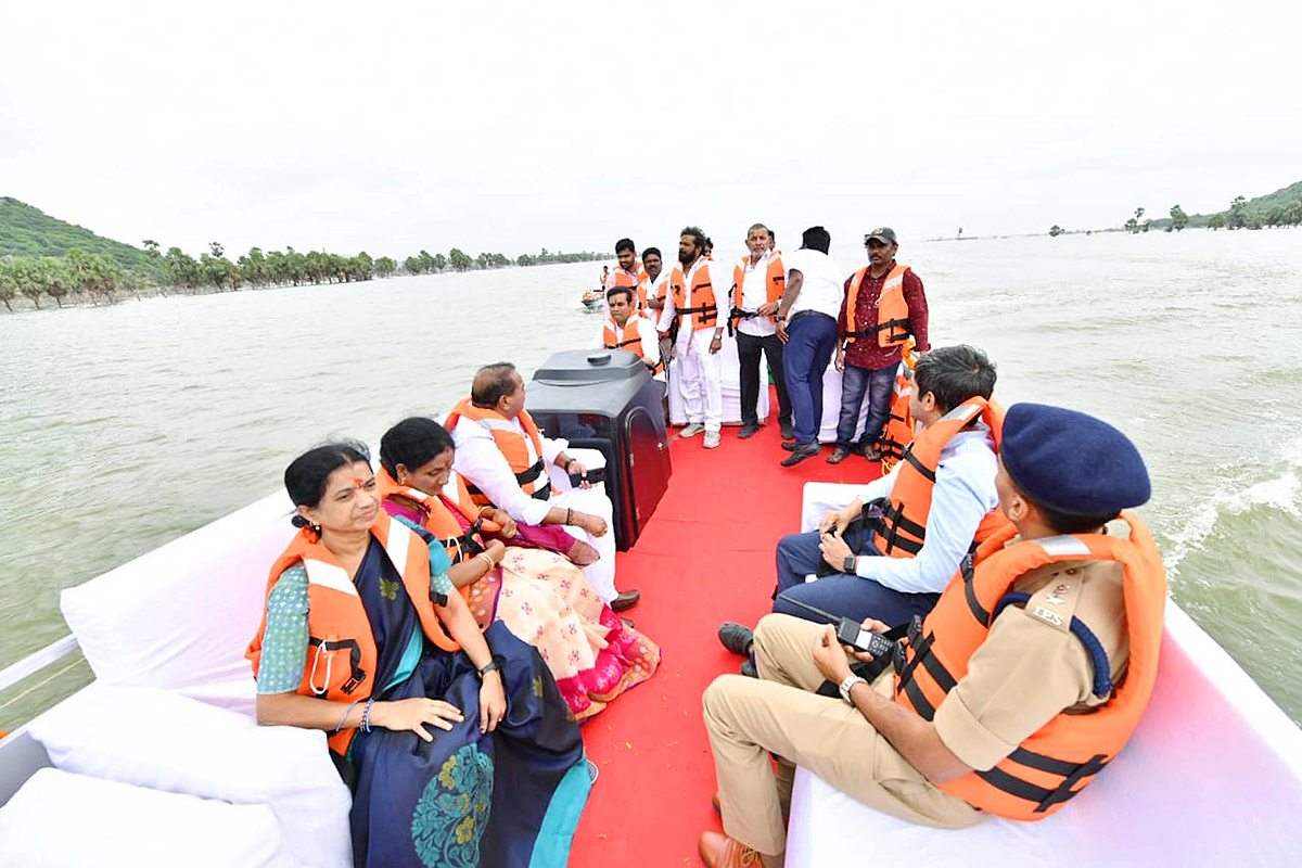 KTR Drives a Boat Launches New Boating Service in Rajanna Sircilla - Sakshi7