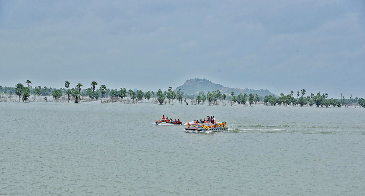 KTR Drives a Boat Launches New Boating Service in Rajanna Sircilla - Sakshi9