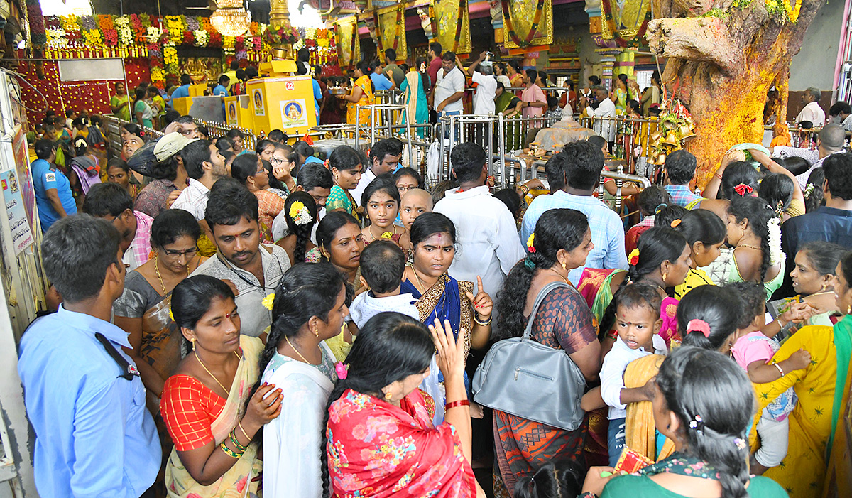 Sravana masam festivities begin today in Vijayawada - Sakshi11