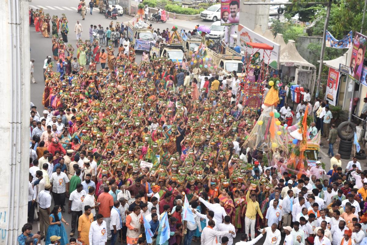 Ganga Teppotsavam Celebrations in Khairatabad Photo Gallery - Sakshi7