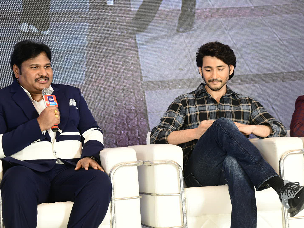 Mahesh Babu Media Interaction at BIG C 20 Years Celebrations - Sakshi26