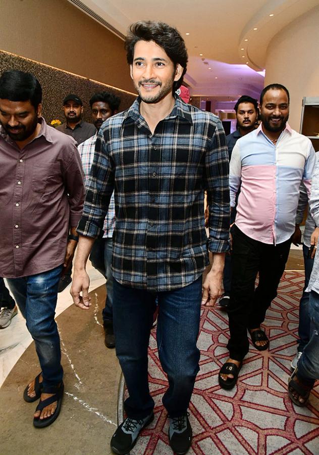 Mahesh Babu Media Interaction at BIG C 20 Years Celebrations - Sakshi28