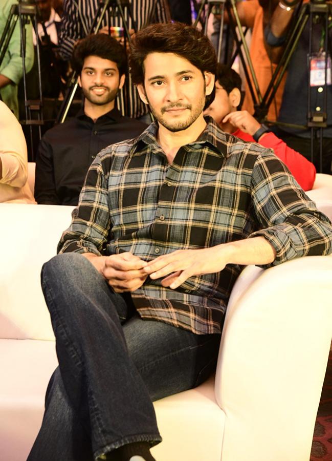 Mahesh Babu Media Interaction at BIG C 20 Years Celebrations - Sakshi31