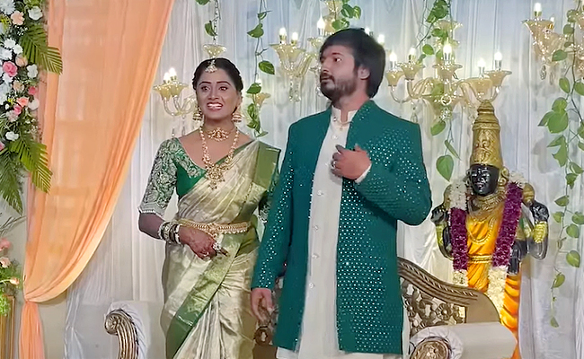 Bigg Boss Keerthi And Karthik Engagement Photos - Sakshi8