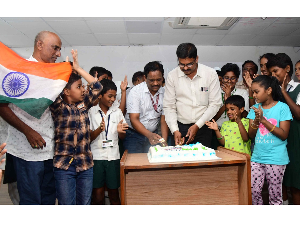 Celebrations Of Chandrayaan3 success Photos - Sakshi17