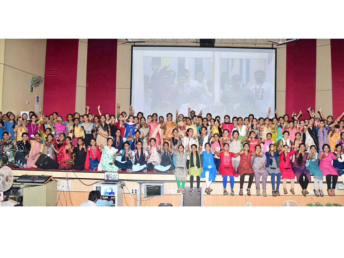 Celebrations Of Chandrayaan3 success Photos - Sakshi18