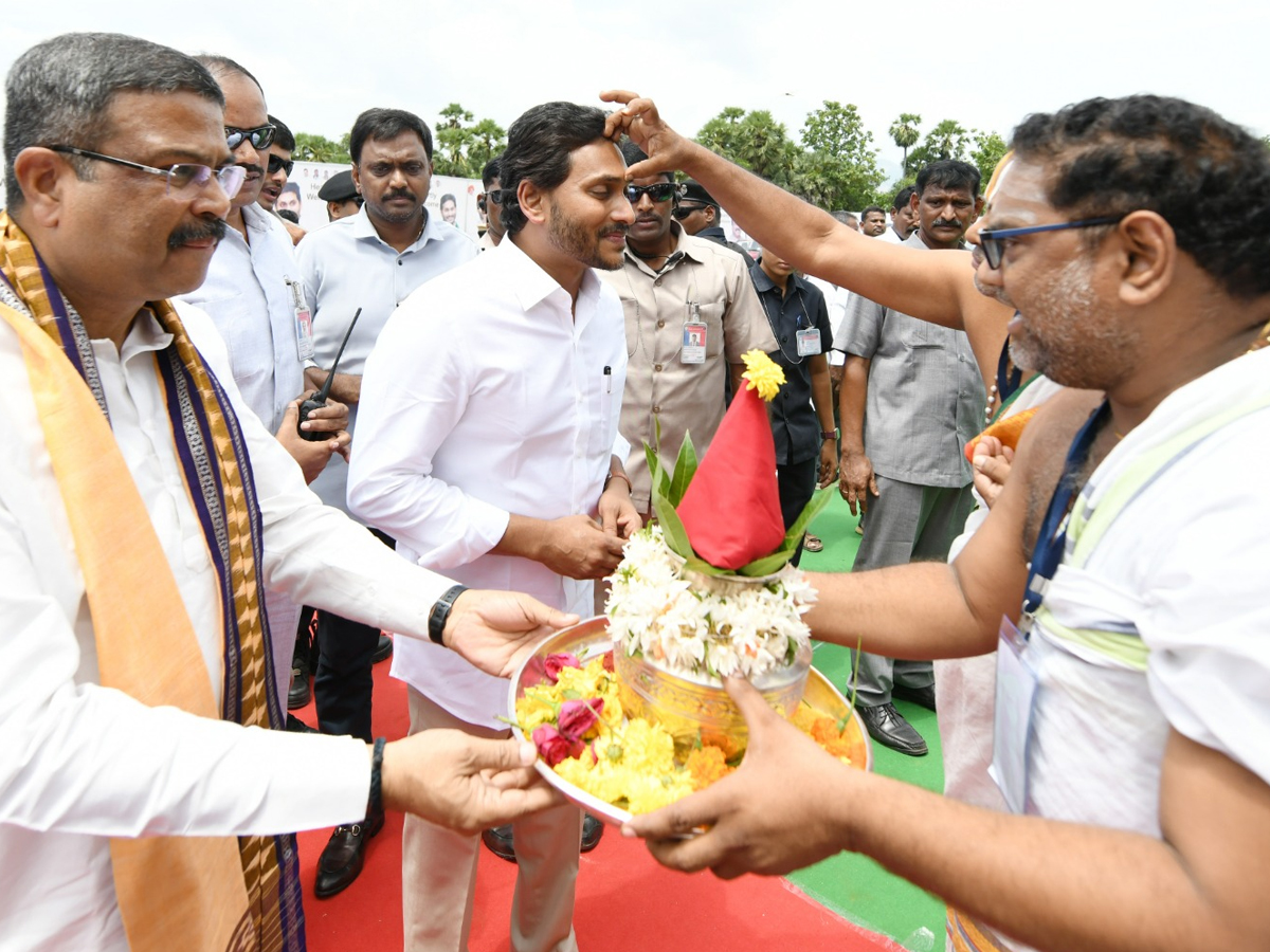 AP CM YS Jagan Lay Foundation Stone For Central Tribal University at Vizianagaram - Sakshi8