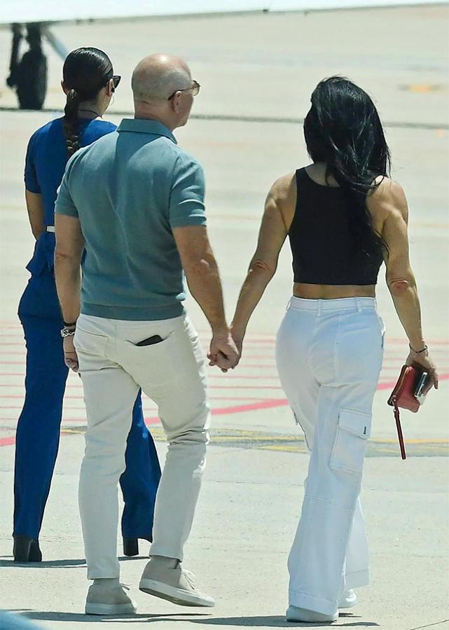 Amazon Founder jeff bezos and lauren sanchez photos - Sakshi16