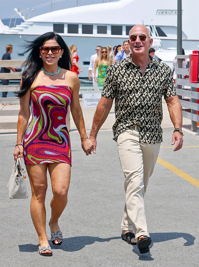 Amazon Founder jeff bezos and lauren sanchez photos - Sakshi17