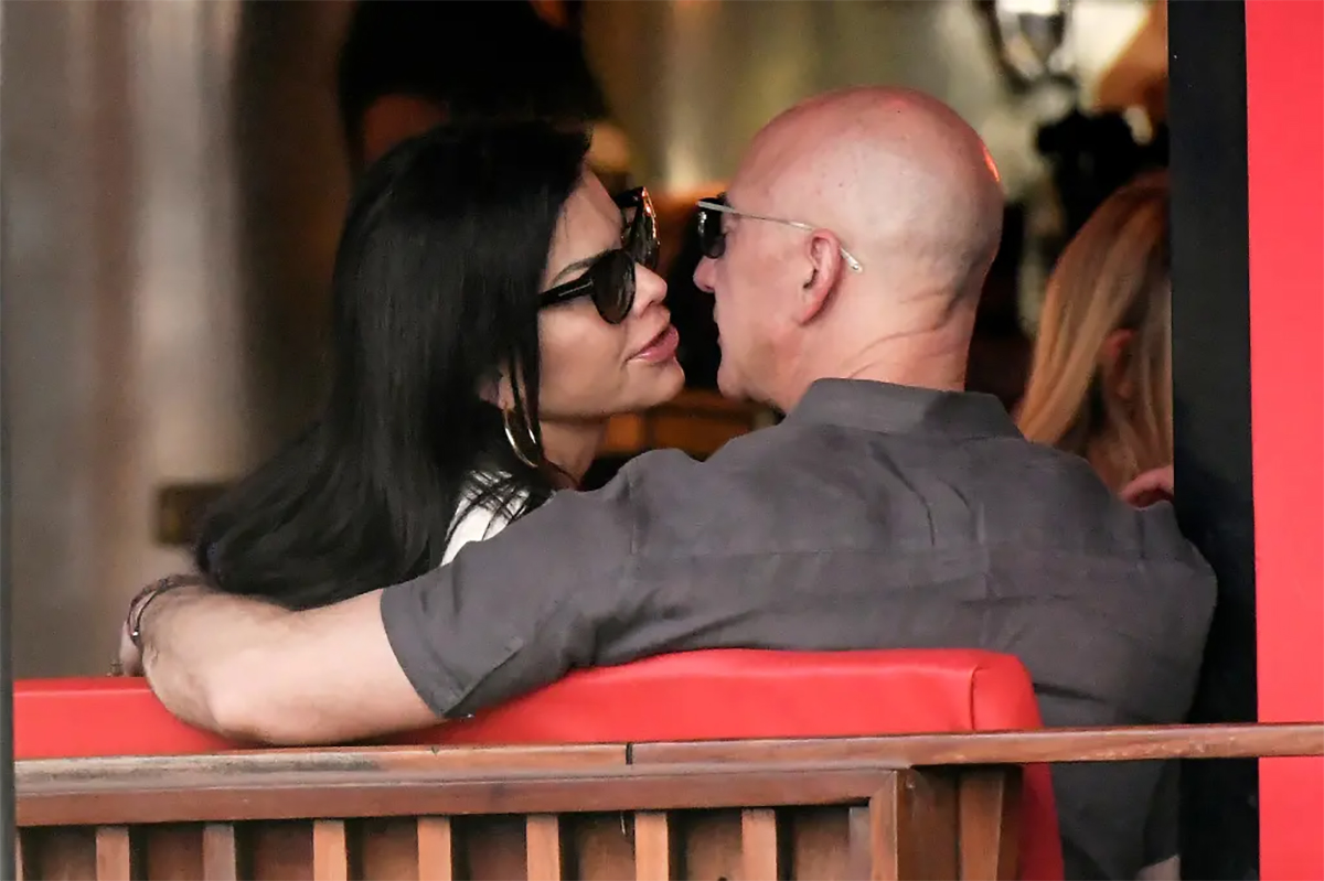 Amazon Founder jeff bezos and lauren sanchez photos - Sakshi2