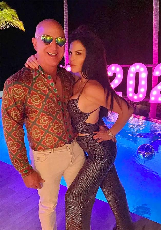 Amazon Founder jeff bezos and lauren sanchez photos - Sakshi18