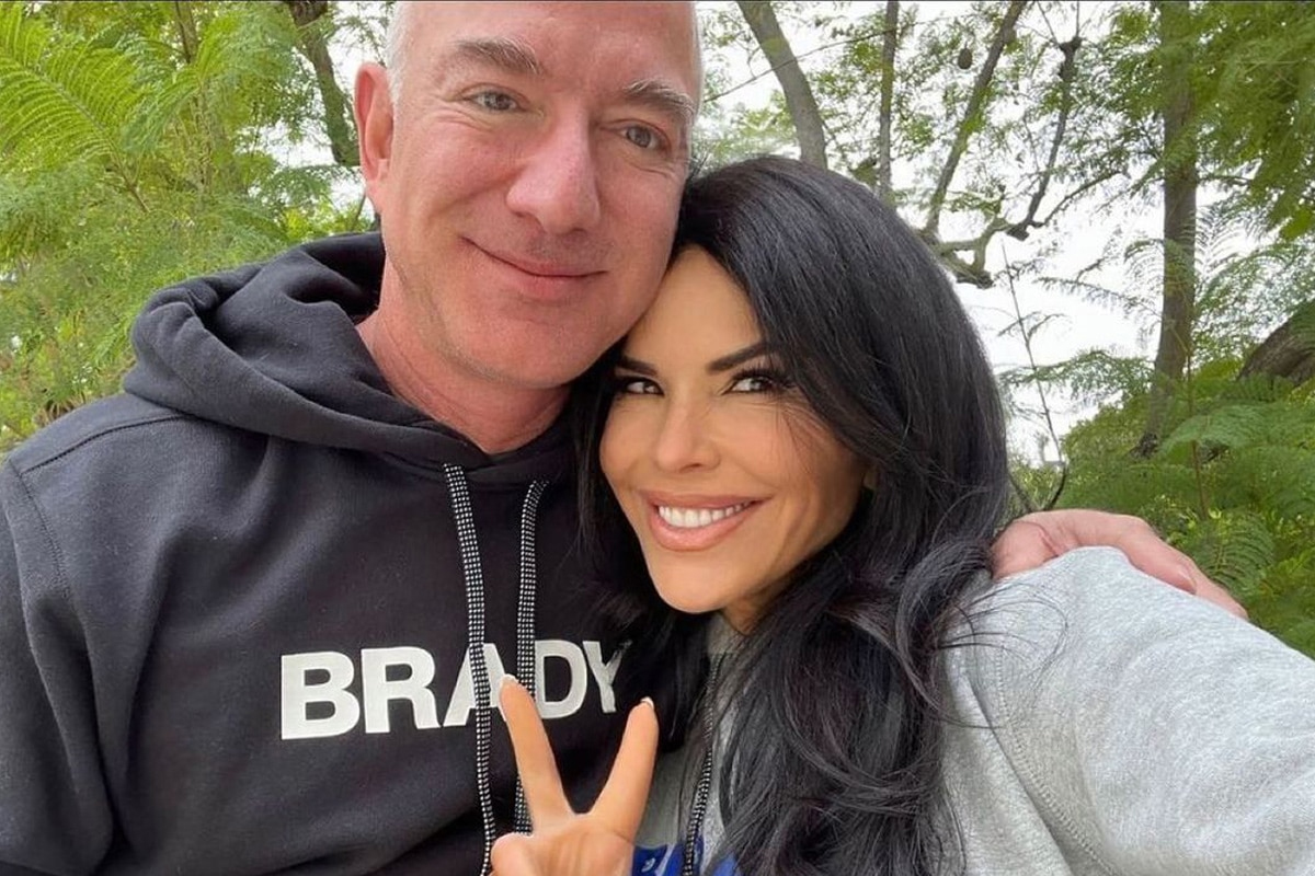 Amazon Founder jeff bezos and lauren sanchez photos - Sakshi21