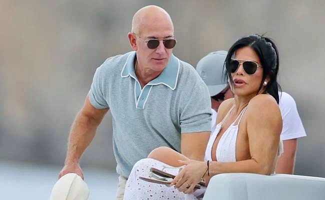 Amazon Founder jeff bezos and lauren sanchez photos - Sakshi25