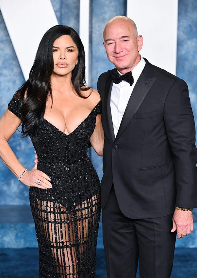 Amazon Founder jeff bezos and lauren sanchez photos - Sakshi5