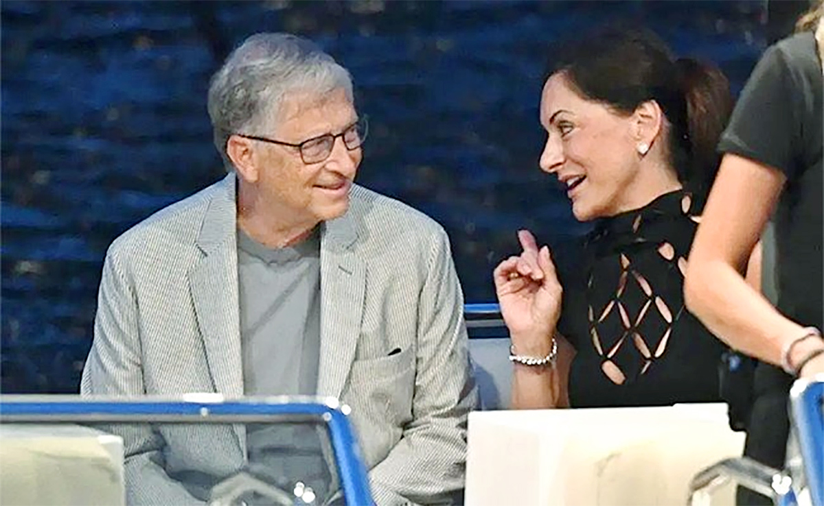 Bill gates and his new girlfriend paula hurd viral photos - Sakshi15