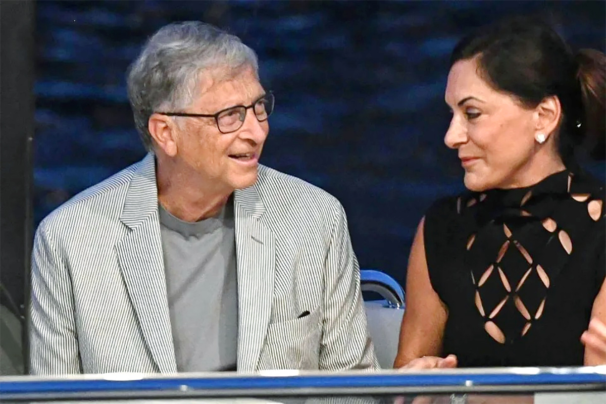 Bill gates and his new girlfriend paula hurd viral photos - Sakshi6