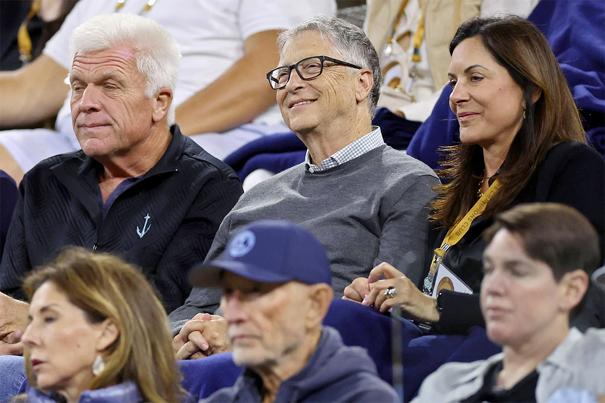 Bill gates and his new girlfriend paula hurd viral photos - Sakshi9