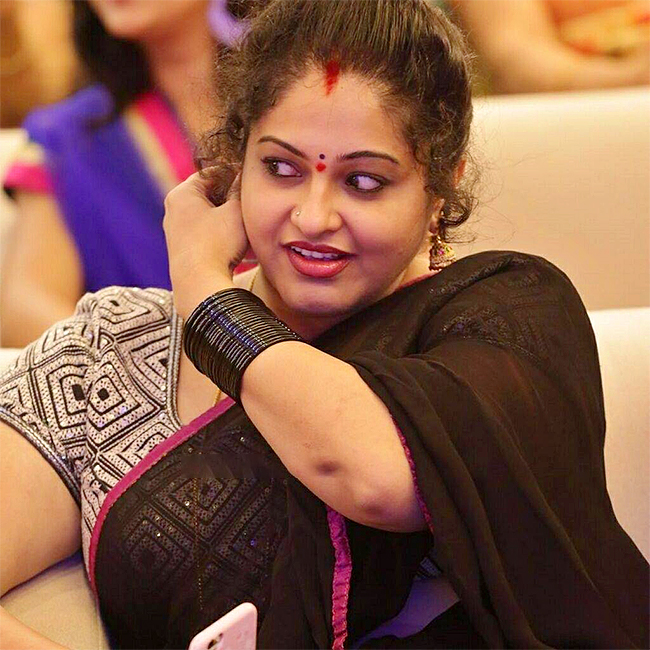 Beautiful And Glamorous Actress Raasi Unseen Photos Trending On Social Media - Sakshi13