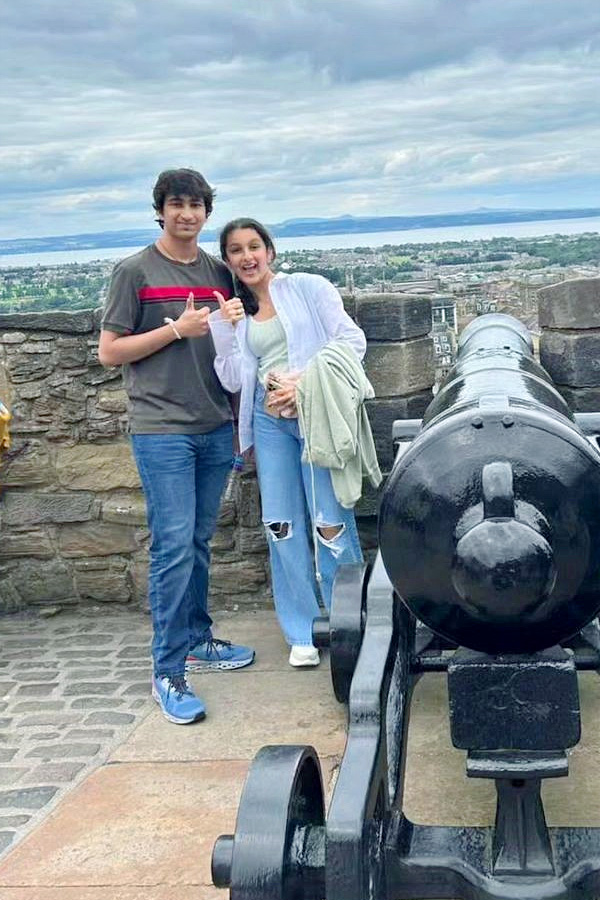 Mahesh Babu and Family Enjoyng vacation In Scotland Photos - Sakshi3