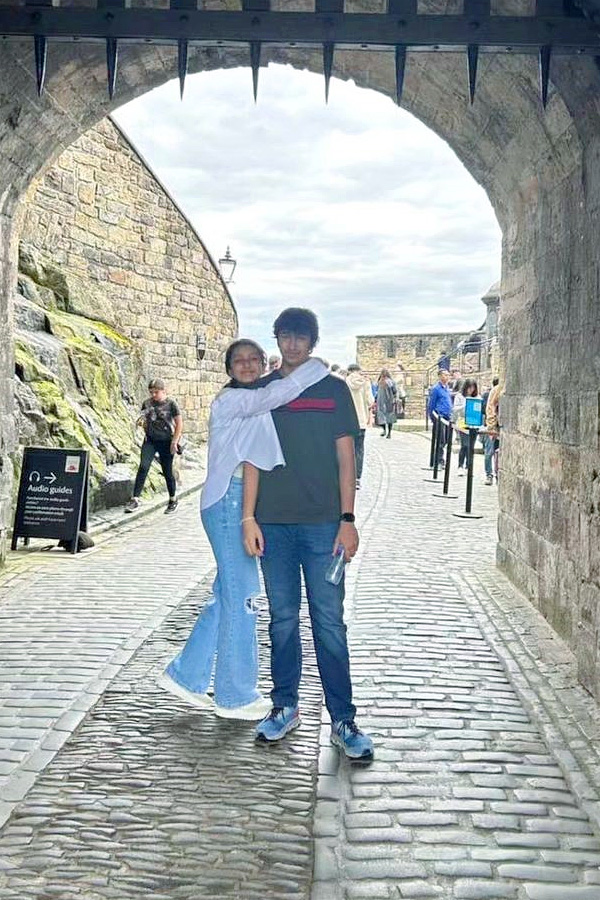 Mahesh Babu and Family Enjoyng vacation In Scotland Photos - Sakshi6