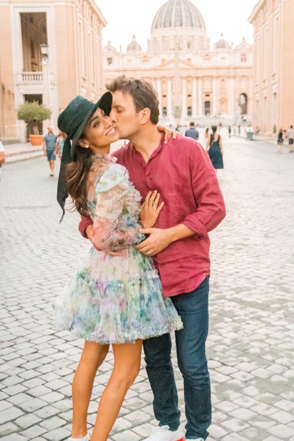 Shriya Saran shares romantic pictures with her husband from Rome Photos - Sakshi6