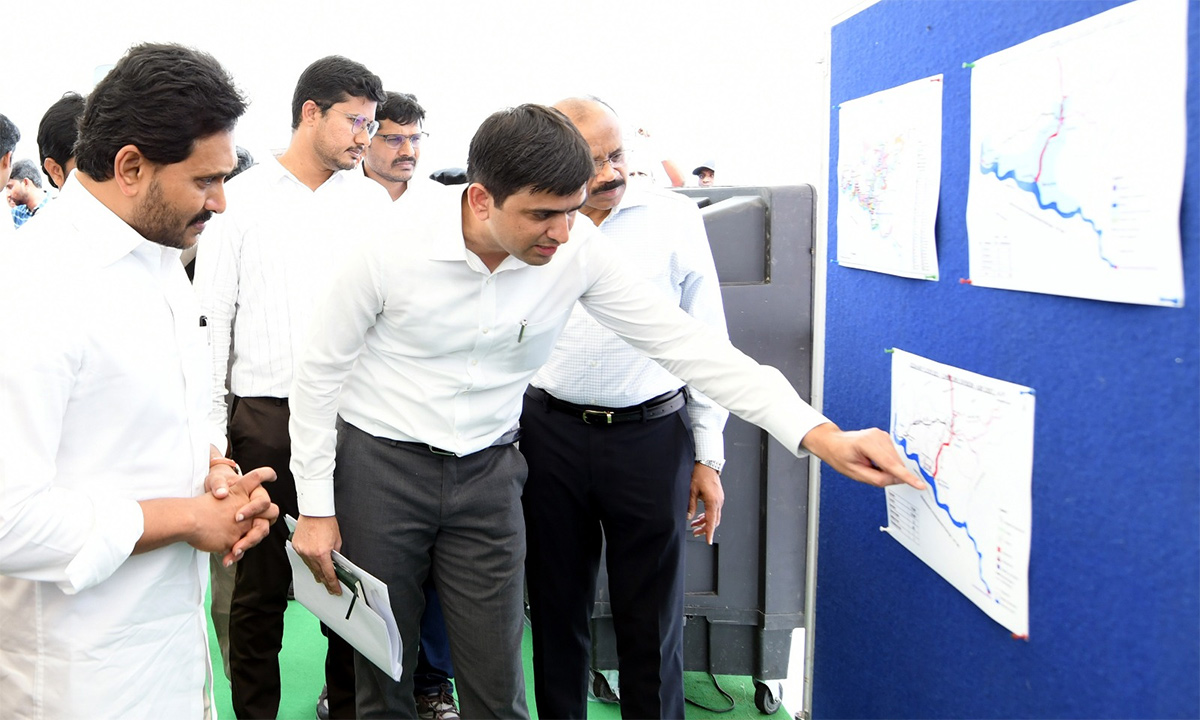 AP CM YS Jagan Visit Flood Hit Districts Photos - Sakshi10