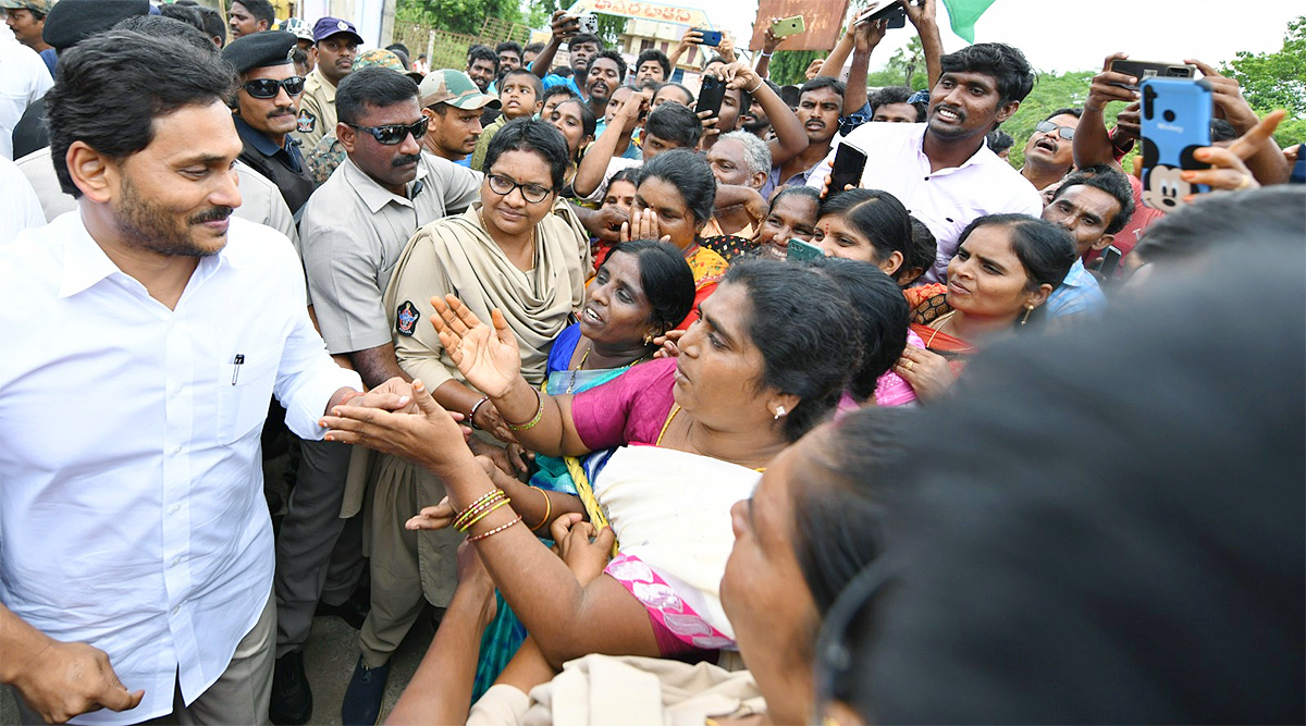 AP CM YS Jagan Visit Flood Hit Districts Photos - Sakshi15