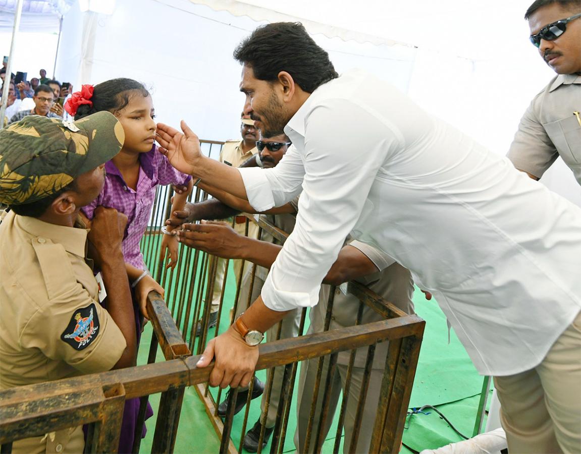 AP CM YS Jagan Visit Flood Hit Districts Photos - Sakshi2