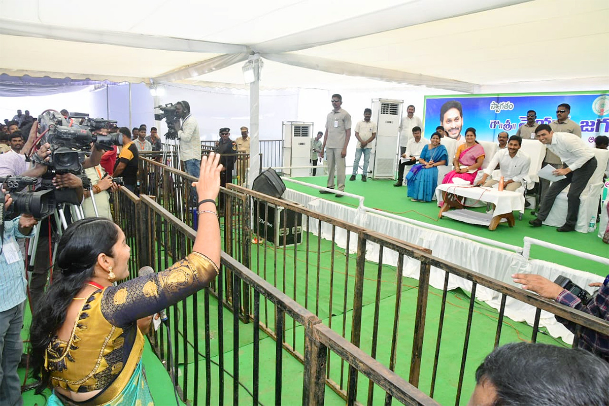 AP CM YS Jagan Visit Flood Hit Districts Photos - Sakshi19