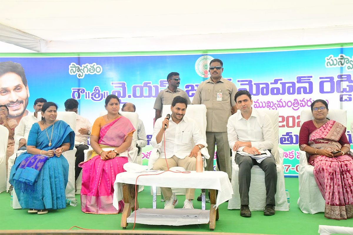 AP CM YS Jagan Visit Flood Hit Districts Photos - Sakshi21