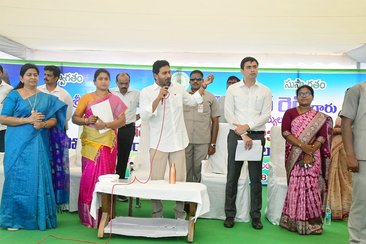 AP CM YS Jagan Visit Flood Hit Districts Photos - Sakshi22